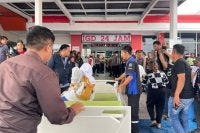 Ratusan pelajar SMA Negeri 1 Berastagi, Karo, Sumatera Utara dipercayai mengalami keracunan selepas menikmati hidangan makanan berkhasiat percuma. Foto: Agensi