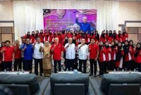 Ahmad Zahid bersama warga KEMAS Negeri Pahang pada majlis ramah mesra di sini pada Ahad.