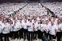 Pengerusi Kebangsaan DAP, Gobind Singh Deo (enam, kiri) bergambar pada Persidangan Kebangsaan DAP 2026 di Pusat Konvensyen Antarabangsa Putrajaya hari ini. Foto Bernama. 