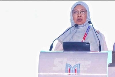 Zaliha ketika berucap di Kongres Nasional Keadilan 2026 di Melaka