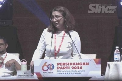 Sangeet ketika menyampaikan ucapan perwakilan Selangor di Persidangan DAP Kebangsaan 2026, bertempat di PICC, Shah Alam pada Ahad. FOTO: Rosli Talib