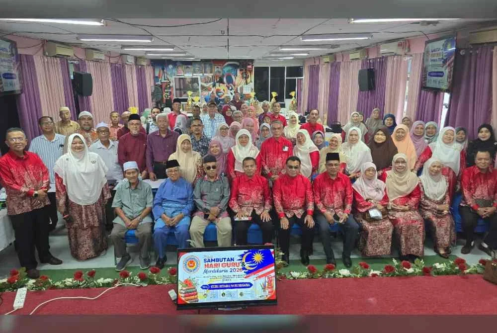 Sambutan hari guru dan Ambang Kemerdekaan 2026 menghimpunkan kira-kira 80 ahli persatuan terdiri daripada bekas Pengarah JPN, pegawai PPD, pengetua, guru besar, guru serta bekas pegawai sokongan KPM.