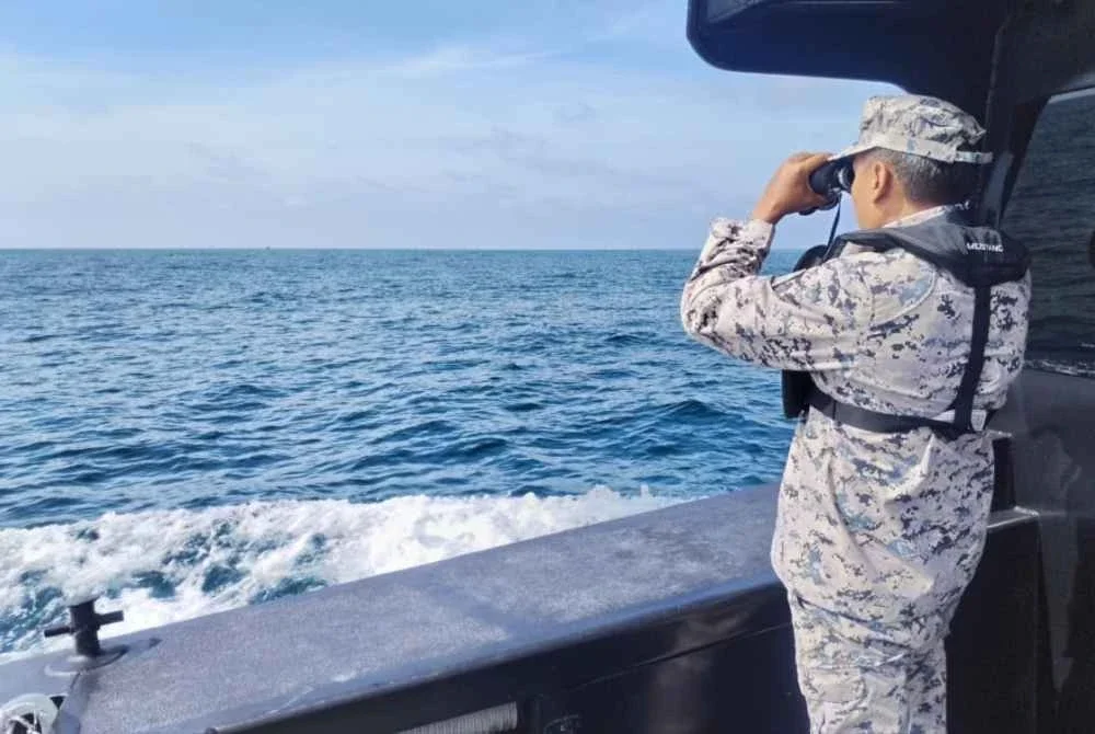 Maritim Malaysia melaksanakan operasi SAR seorang nelayan yang disyaki terjatuh di kedudukan kira-kira 27 batu nautika barat Tanjung Dawai pada Ahad.