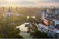 Mengikut taburan zon, Seksyen 1 hingga Seksyen 24 merupakan Shah Alam tengah. 