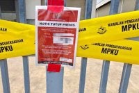 Notis penutupan sementara oleh MPKu. - Foto tular