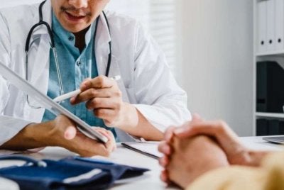 Pendedahan awal mengenai realiti 'housemanship' boleh membantu bakal doktor memahami perkara yang bakal dihadapi. Foto hiasan