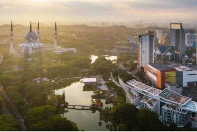 Mengikut taburan zon, Seksyen 1 hingga Seksyen 24 merupakan Shah Alam tengah. 