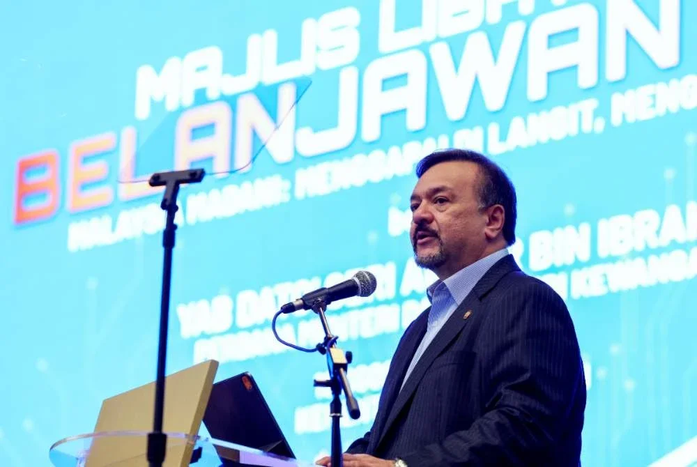 Amir Hamzah menyampaikan ucapan pembukaan pada Majlis Libat Urus Belanjawan 2027 bersama wakil-wakil kerajaan dan agensi bukan kerajaan di Kementerian Kewangan pada Selasa. Foto Bernama