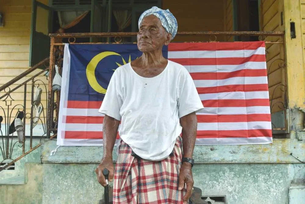 Pengalaman hidup dalam ketakutan diseksa dan dipaksa bekerja membina kubu tentera Jepun menjadi antara kenangan yang masih segar dalam ingatan Poktar. Foto Bernama
