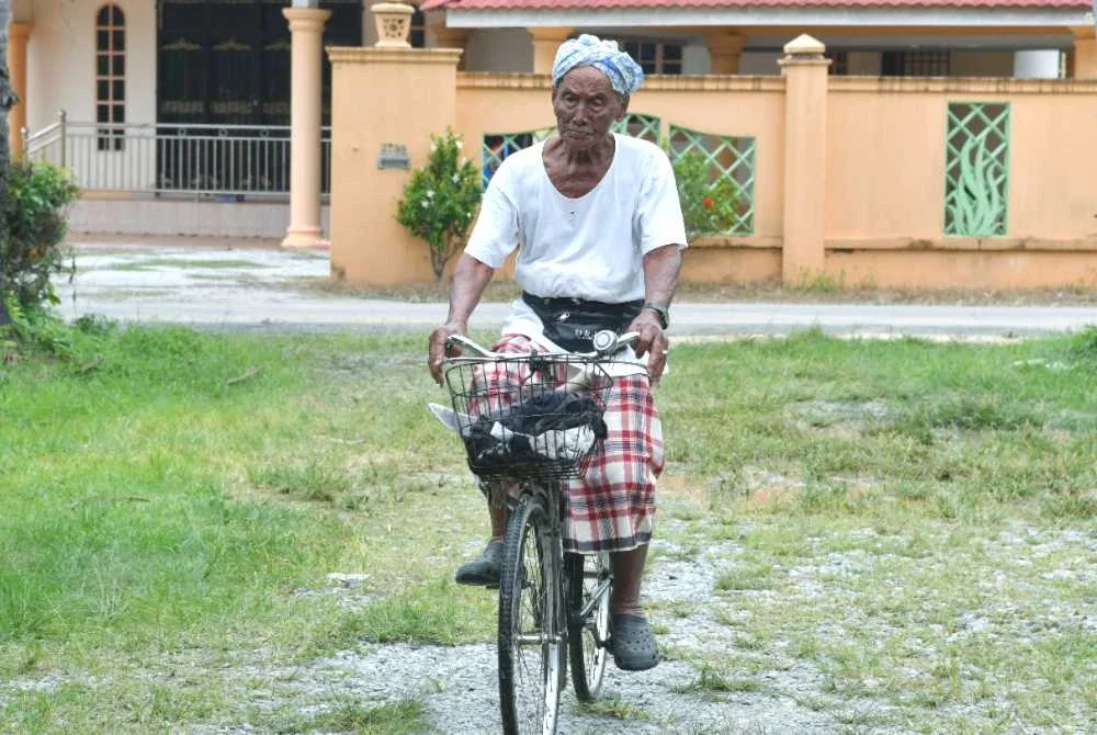 Poktar berkata, beliau dipaksa tentera Jepun membina kubu di Pengkalan Chepa tiga hari seminggu, dari 8.30 pagi hingga 4 petang, dengan upah RM1.50 sehari. Foto Bernama