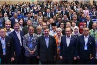 Anwar (dua dari kanan) yang juga Menteri Kewangan bergambar bersama wakil kerajaan dan Agensi Bukan Kerajaan yang hadir ke Majlis Libat Urus Belanjawan 2027 “Malaysia Madani: Mengapai Di Langit, Mengadap Di Bumi” di Kementerian Kewangan. Foto Bernama