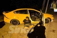 Tekong yang juga bekas banduan ditahan selepas melanggar dua anggota PGA ketika cuba seludup PATI. 