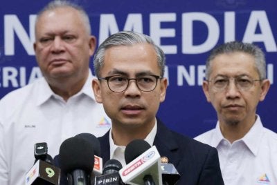 Fahmi ketika bercakap pada sidang media selepas Majlis Pertukaran MoU antara JIM dan MCMC di Kompleks Setia Perkasa pada Selasa. Foto Bernama