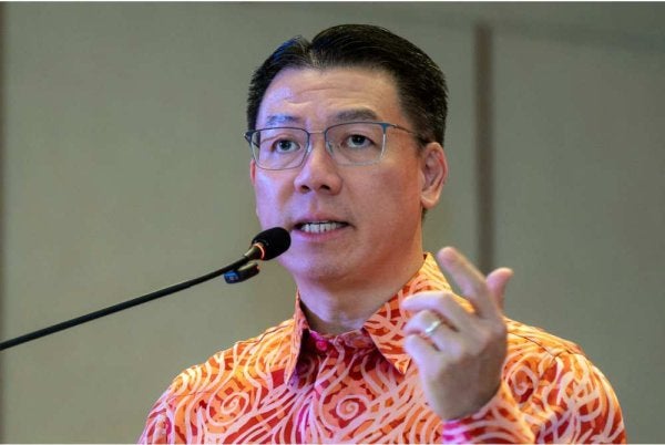 Kor Ming berucap pada Majlis Apresiasi Hari Pekerja Pembersihan 2026. Foto Bernama