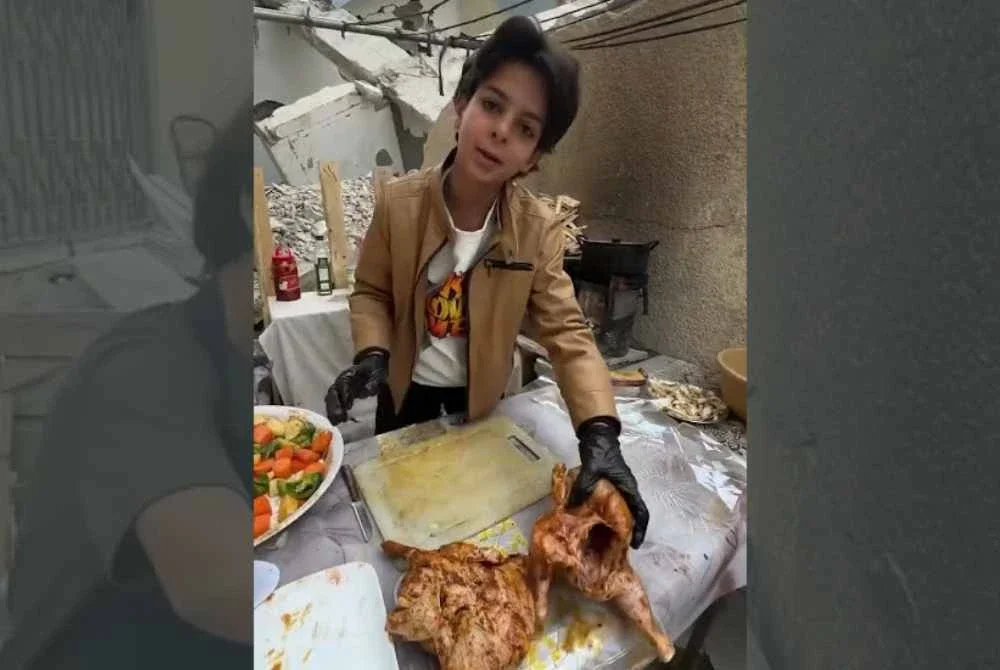 Dapur sementara Ayad berdiri sebagai simbol ketabahan dan harapan.