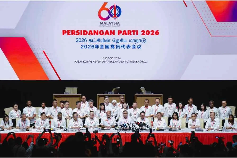 Pemimpin serta para Perwakilan pada Persidangan Kebangsaan DAP 2026 di Pusat Konvensyen Antarabangsa Putrajaya (PICC) pada Ahad lalu. Foto Bernama