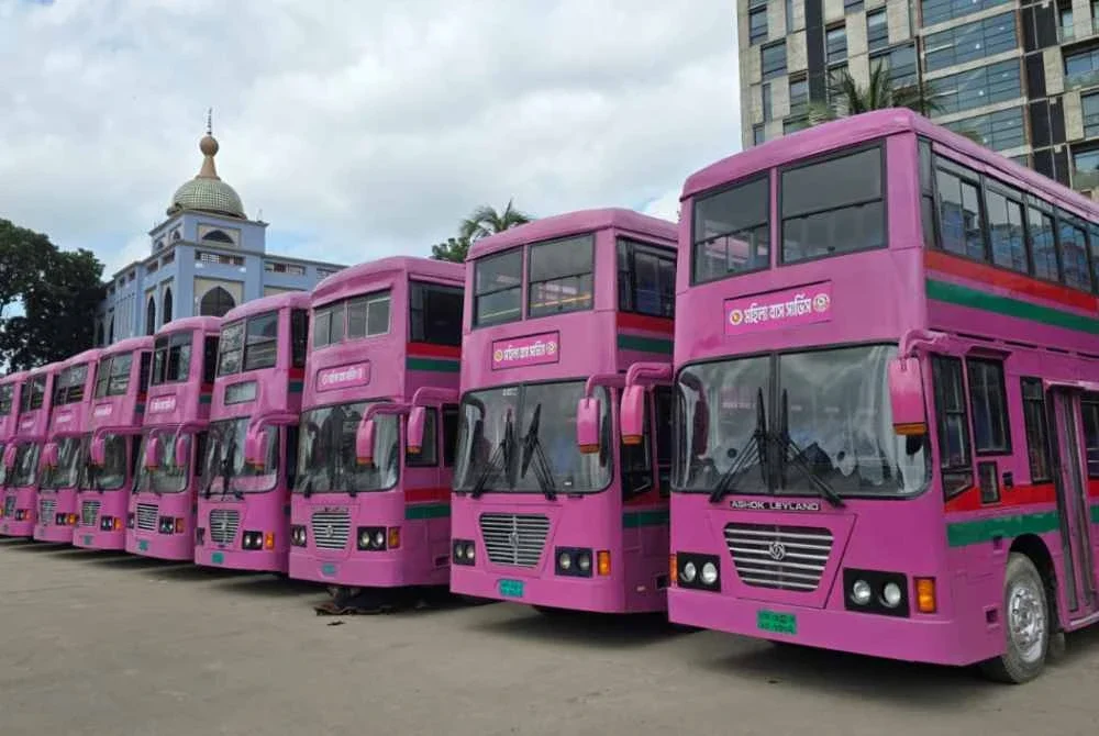 Bangladesh perkenal 'bas pink' khusus buat penumpang wanita di negara itu - Foto: Agensi