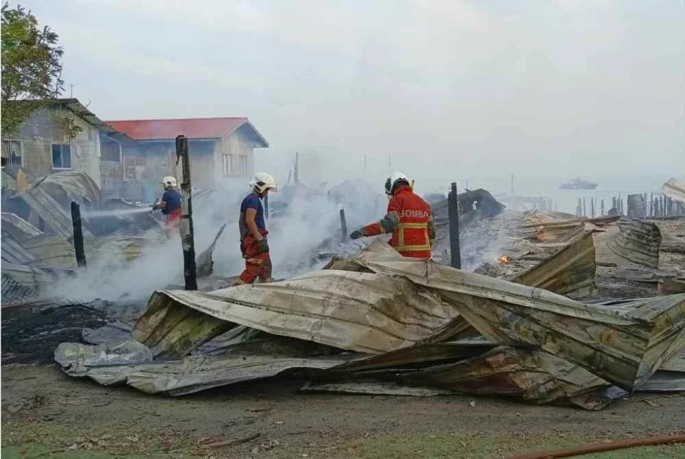 Keadaan rumah yang musnah terbakar dalam kejadian di Pulau Nunuyan Laut, Sandakan.
