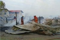 Keadaan rumah yang musnah terbakar dalam kejadian di Pulau Nunuyan Laut, Sandakan.