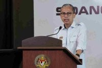 Fahmi bercakap pada sidang media mingguan Kabinet di Menara Komunikasi, pada Rabu. Foto Bernama