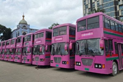 Bangladesh perkenal 'bas pink' khusus buat penumpang wanita di negara itu - Foto: Agensi