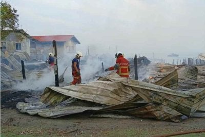 Keadaan rumah yang musnah terbakar dalam kejadian di Pulau Nunuyan Laut, Sandakan.