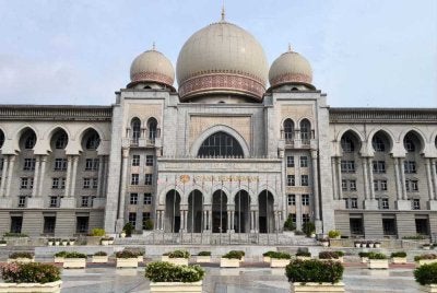 Mahkamah Persekutuan pada Rabu memutuskan pemecatan seorang anggota polis berpangkat koperal pada tiga tahun lalu, dilakukan tanpa mematuhi prosedur tatatertib.