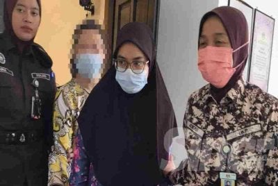 Ismanira didakwa sebagai orang yang mempunyai pemeliharaan terhadap Zayn Rayyan telah mengabaikannya dengan cara yang mungkin menyebabkan kecederaan fizikal.