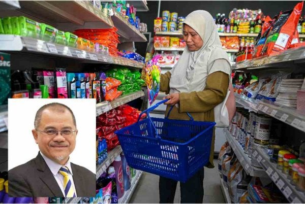 Model percukaian hibrid yang menggabungkan kekuatan SST dan GST dilihat mampu meningkatkan kecekapan tanpa membebankan rakyat. Gambar kecil: Profesor Madya Dr Aimi Zulhazmi Abdul Rashid