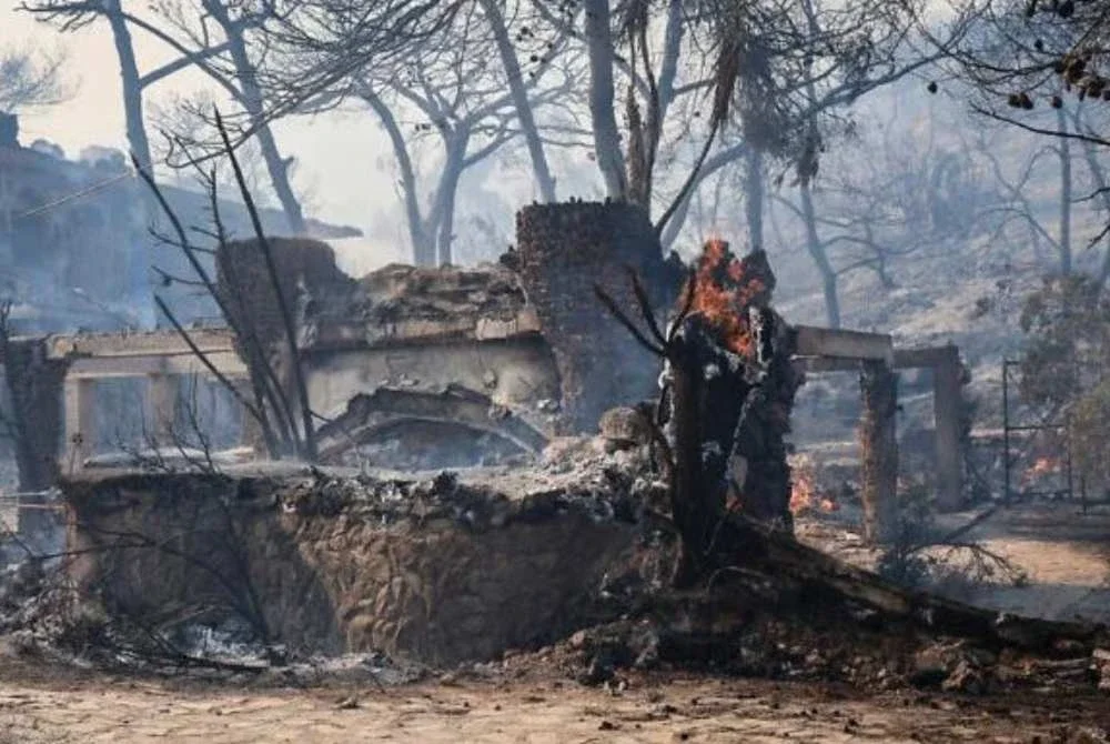 Sebanyak 36 kebakaran berlaku di seluruh Greece dalam tempoh 24 jam pada akhir minggu lalu. Foto: Agensi
