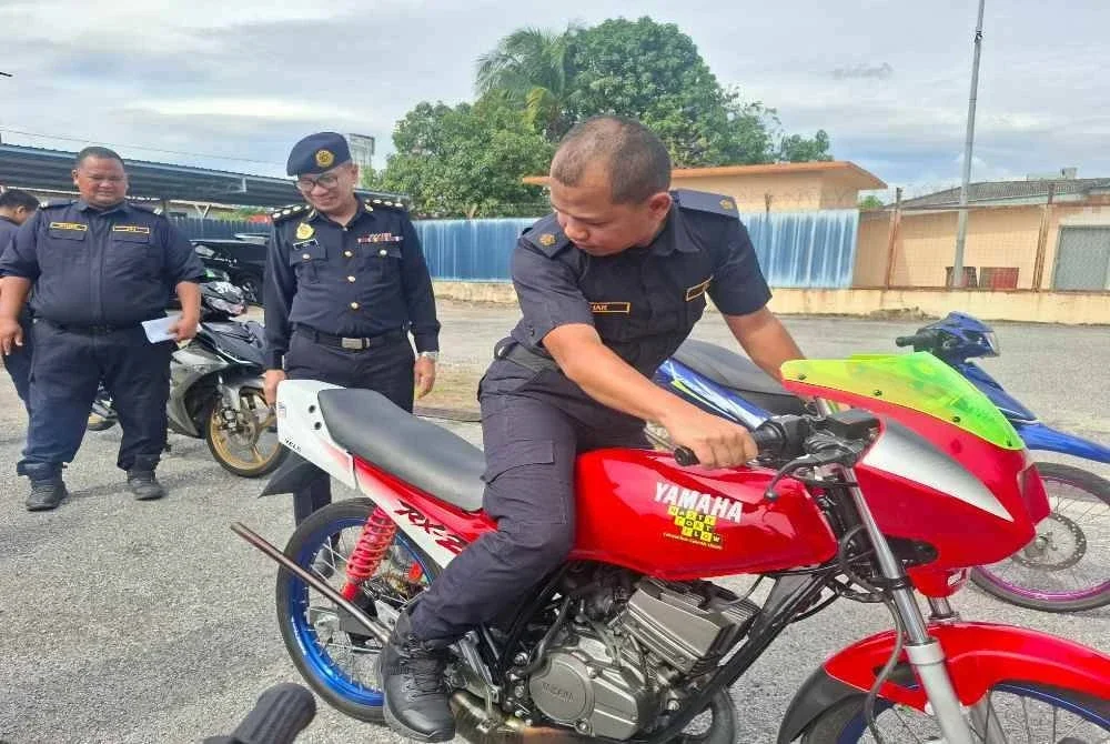 Penggunaan ekzos bising atau dikenali sebagai ‘ekzos senapang' turut menjadi antara kesalahan teknikal ekstrem yang kerap dikesan dalam operasi melibatkan motosikal.