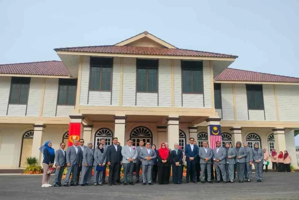 Kediaman rasmi pegawai daerah yang pernah didiami Tunku Abdul Rahman Putra Al-Haj suatu ketika dahulu.