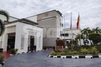 Suasana di Mahkamah Sesyen di sini pagi ini tenang dan terkawal tanpa sebarang gangguan, susulan prosiding berkaitan kes kematian anjing bernama ‘Rocky’.