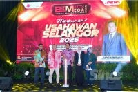 Mohd Najwan (tengah) merasmikan Himpunan Usahawan Selangor 2026 di Pusat Dagangan Antarabangsa Selangor pada Khamis. Turut bersama Mahmud (dua dari kiri). FOTO: SINAR HARIAN / MOHD HALIM ABDUL WAHID