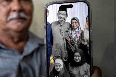 Negara dikejutkan dengan tragedi yang meragut nyawa tiga sekeluarga, selepas terbabit dalam kemalangan melibatkan kenderaan Jabatan Imigresen Malaysia yang sedang menjalankan tugas.