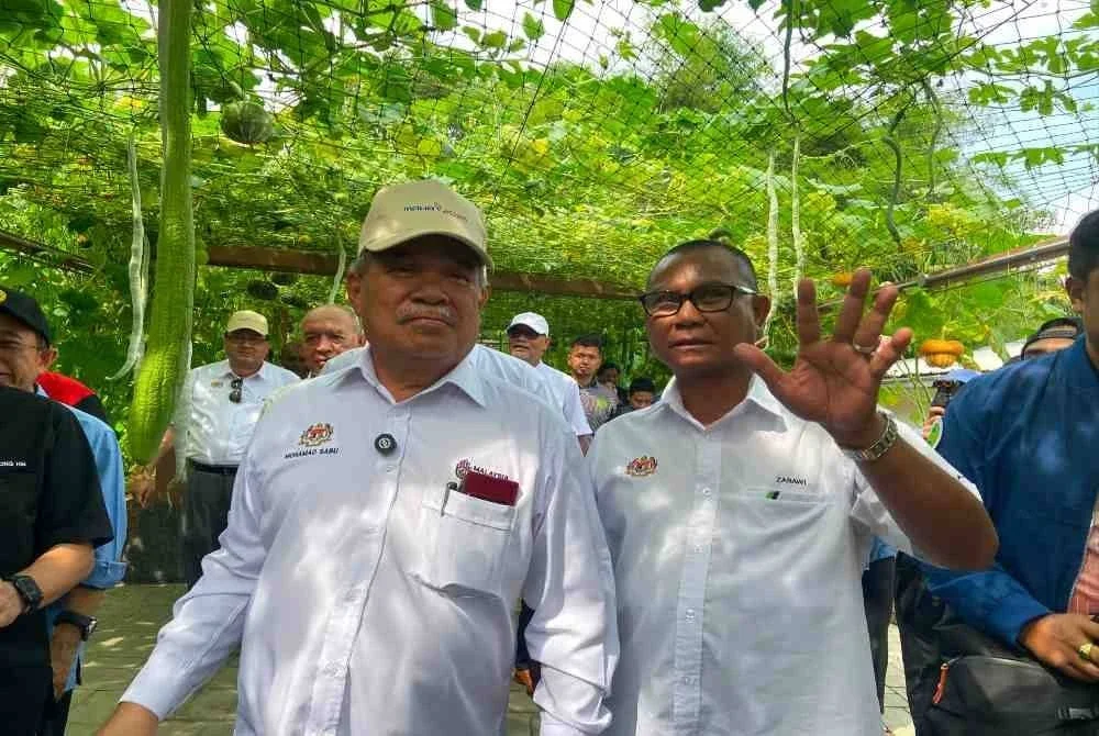 Mohamad bersama pegawai kanan kementerian melakukan tinjauan persiapan MAHA 2026, pada Rabu.