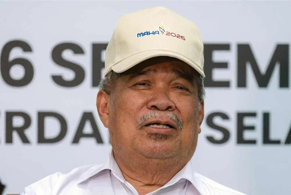 Mohamad bercakap pada sidang media selepas Program Media Tour MAHA 2026 di MAEPS, Serdang pada Khamis. Foto: Bernama
