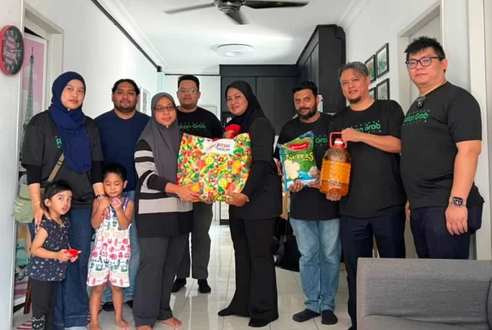 Kunjungan ziarah ahli jawatankuasa Persatuan Rakan Grab Malaysia (Rakan Grab) bersama wakil Grab Malaysia, pada Sabtu.