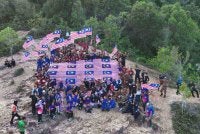 Kira-kira 300 peserta menyemarakkan Program Pendakian Semarak Merdeka Anggota Beruniform Bersama Media 2026 ke Puncak Bukit Besar di Kuala Terengganu pada Khamis.