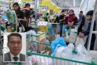 Dalam suasana ekonomi yang tidak menentu, pengurusan kewangan bukan lagi sekadar kemahiran, tetapi menjadi satu keperluan hidup. Gambar kecil: Mohd Abdullah