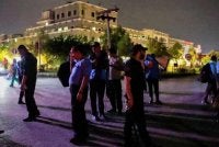 Pihak berkuasa berkawal di luar Hospital Antarabangsa Shifa di Islamabad sebagai langkah berjaga-jaga. - Foto Agensi