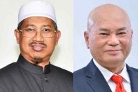 Mohd Nor Hamzah (kiri), Ronnie Liu