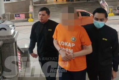Seorang bekas CEO Lembaga Tabung Haji hadir di Mahkamah Majistret Putrajaya bagi prosiding reman membantu siasatan SPRM berkaitan pendedahan Laporan RCI TH.