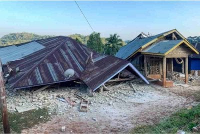 Gempa bumi sederhana bermagnitud 5.2 berlaku di Rantau Flores, Indonesia pada 9.31 pagi ini.