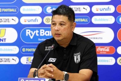Aidil Sharin ketika sidang media selepas perlawanan Sumbangsih di Stadium Sultan Ibrahim. Foto Bernama 
