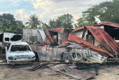 Keadaan rumah yang didiami Nurul Nazira yang musnah dalam kebakaran.