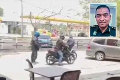 Tangkap layar video tular menunjukkan empat suspek melarikan diri menaiki dua motosikal tanpa nombor pendaftaran selepas menyamun kedai emas terbabit. Gambar kecil: Ashari 