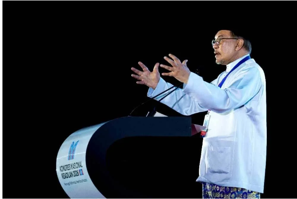 Anwar pernah membawa reformasi sebagai perjuangan untuk membetulkan sistem. Foto fail Bernama