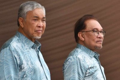 Datuk Seri Dr Ahmad Zahid Hamidi bukan orang asing kepada Anwar. Gambar fail Jabatan Penerangan Malaysia