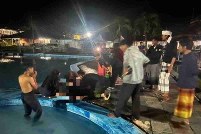 Mangsa ditemukan lemah di dalam kolam sebelum disahkan meninggal dunia. Foto sumber polis